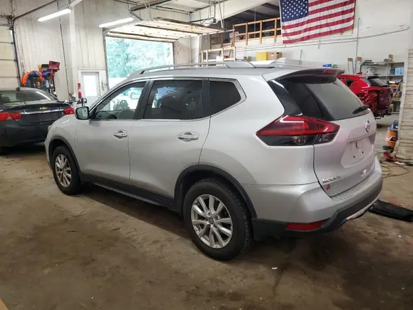 5N1AT2MV6JC817417 2018 NISSAN ROGUE - Image 2