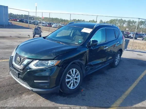 5N1AT2MV6JC821175 2018 NISSAN ROGUE - Image 2