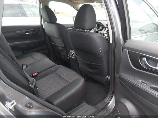 5N1AT2MV6JC830782 2018 NISSAN ROGUE - Image 8