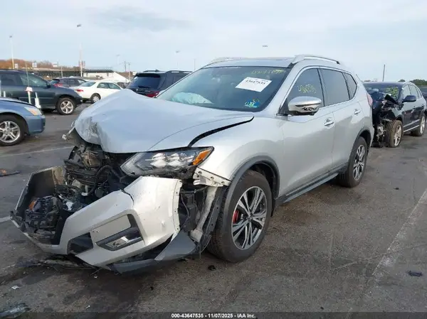 5N1AT2MV6JC839465 2018 NISSAN ROGUE - Image 2