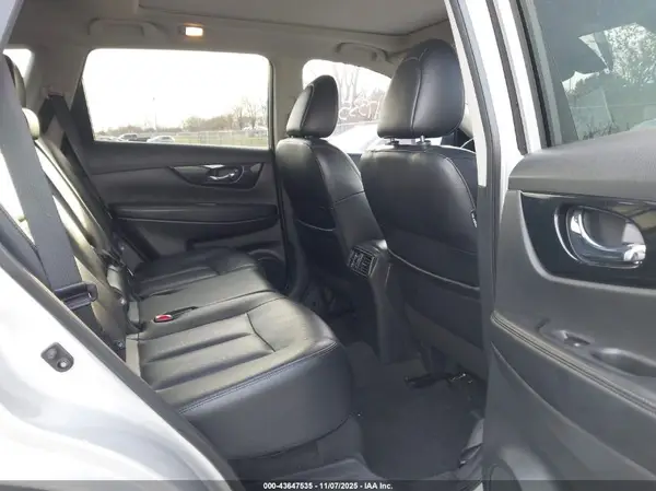 5N1AT2MV6JC839465 2018 NISSAN ROGUE - Image 8