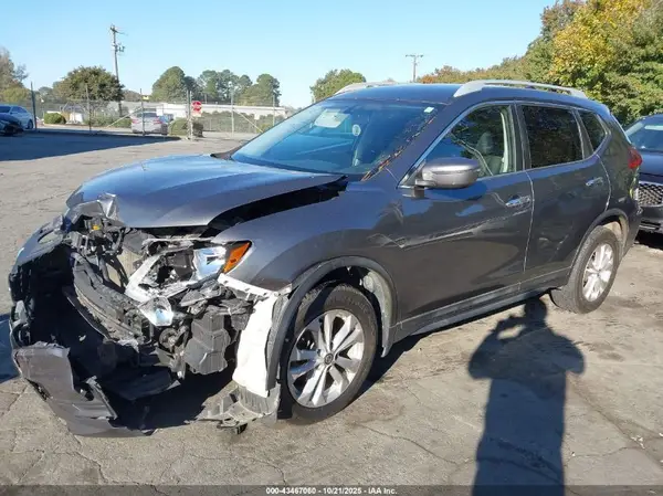 5N1AT2MV6JC840292 2018 NISSAN ROGUE - Image 2