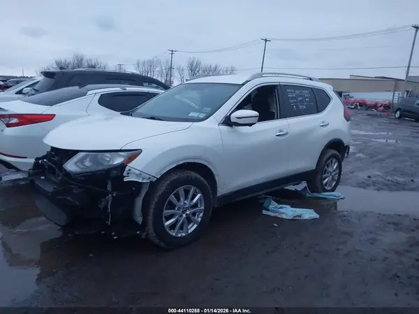 5N1AT2MV6JC848375 2018 NISSAN ROGUE - Image 2