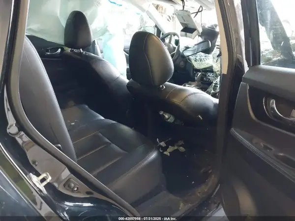 5N1AT2MV6KC713124 2019 NISSAN ROGUE - Image 8