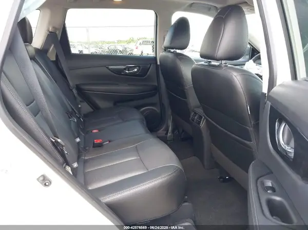 5N1AT2MV6KC760668 2019 NISSAN ROGUE - Image 8