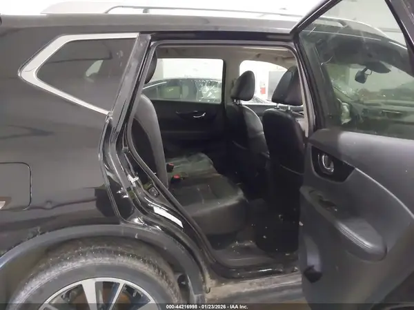 5N1AT2MV6KC768236 2019 NISSAN ROGUE - Image 8