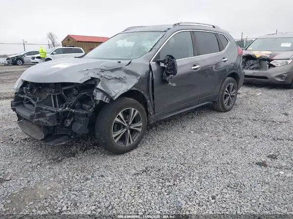 5N1AT2MV6KC774389 2019 NISSAN ROGUE - Image 2