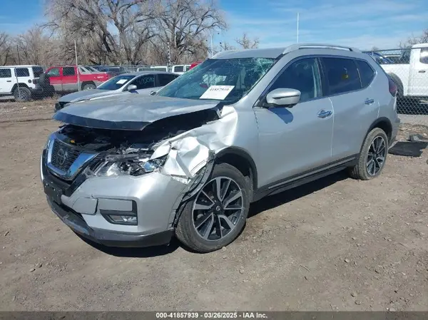 5N1AT2MV6KC820495 2019 NISSAN ROGUE - Image 2