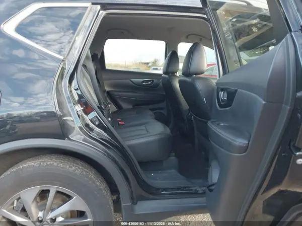 5N1AT2MV7GC759990 2016 NISSAN ROGUE - Image 8