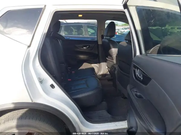 5N1AT2MV7GC860446 2016 NISSAN ROGUE - Image 8