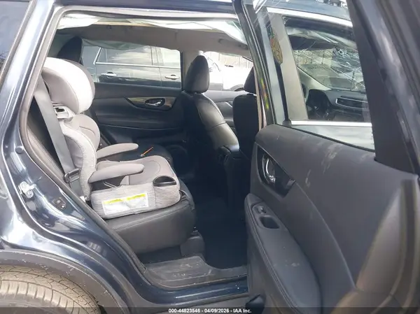 5N1AT2MV7GC867963 2016 NISSAN ROGUE - Image 8