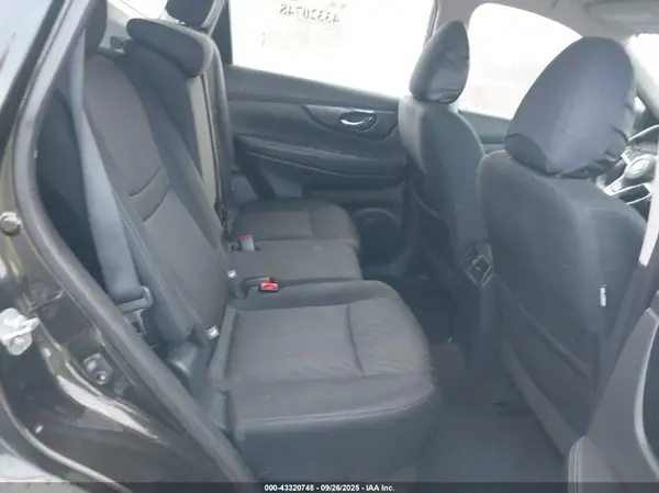 5N1AT2MV7HC732919 2017 NISSAN ROGUE - Image 8