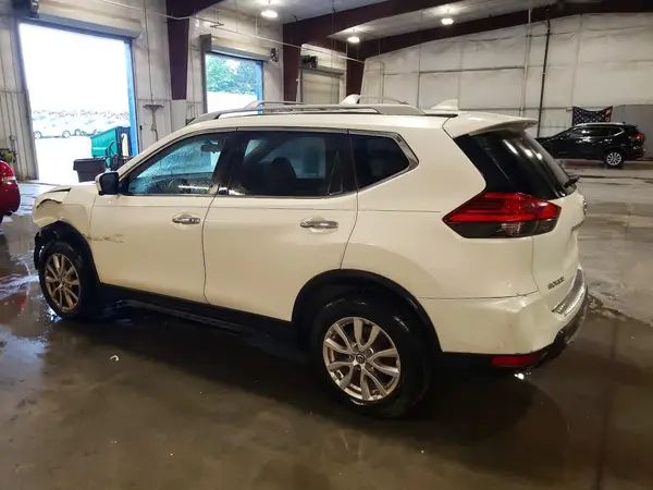 5N1AT2MV7HC742057 2017 NISSAN ROGUE - Image 2