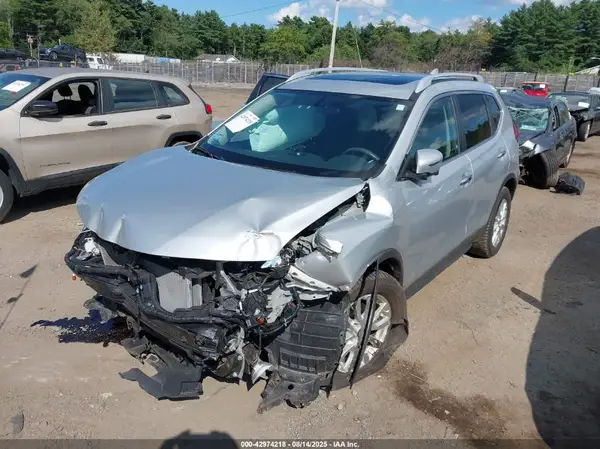 5N1AT2MV7HC742401 2017 NISSAN ROGUE - Image 2
