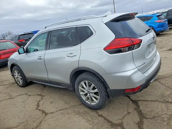 5N1AT2MV7HC744780 2017 NISSAN ROGUE - Image 2