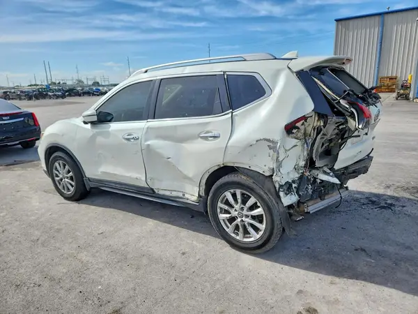5N1AT2MV7HC746545 2017 NISSAN ROGUE - Image 2