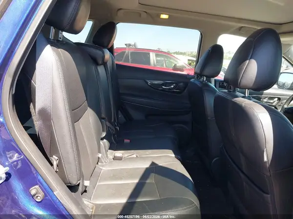 5N1AT2MV7HC749509 2017 NISSAN ROGUE - Image 8