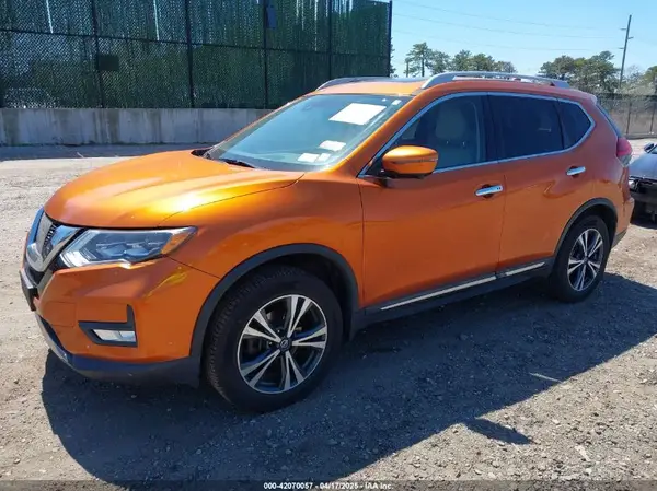 5N1AT2MV7HC751485 2017 NISSAN ROGUE - Image 2