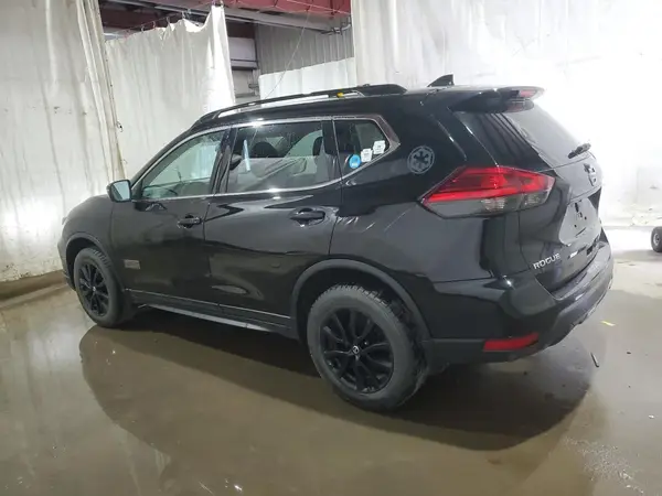 5N1AT2MV7HC755827 2017 NISSAN ROGUE - Image 2