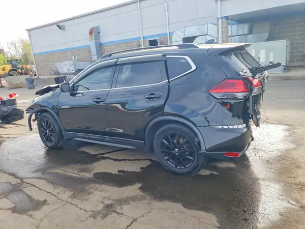 5N1AT2MV7HC756153 2017 NISSAN ROGUE - Image 2