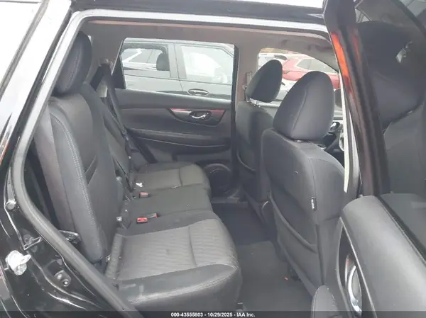 5N1AT2MV7HC758145 2017 NISSAN ROGUE - Image 8