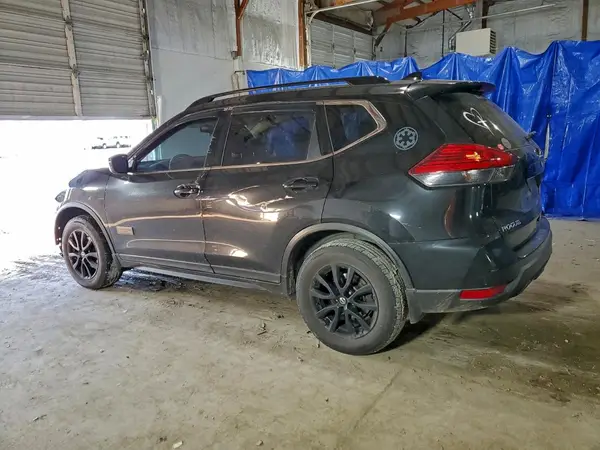 5N1AT2MV7HC764768 2017 NISSAN ROGUE - Image 2