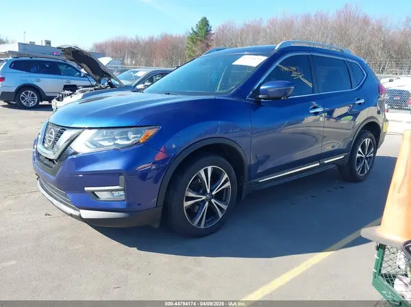 5N1AT2MV7HC770733 2017 NISSAN ROGUE - Image 2