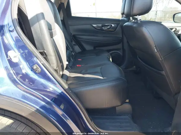 5N1AT2MV7HC770733 2017 NISSAN ROGUE - Image 8