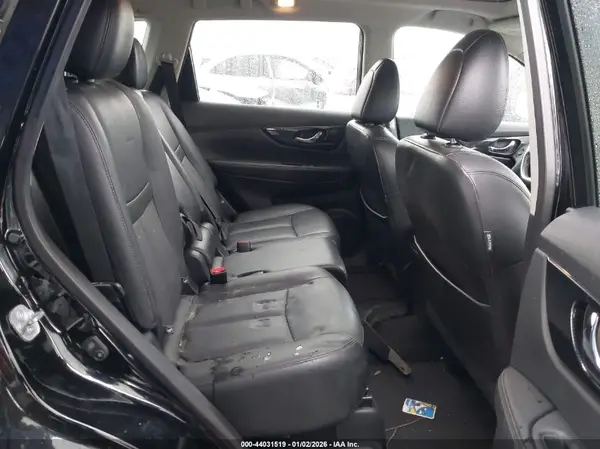 5N1AT2MV7HC777438 2017 NISSAN ROGUE - Image 8