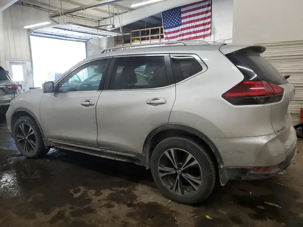 5N1AT2MV7HC777908 2017 NISSAN ROGUE - Image 2