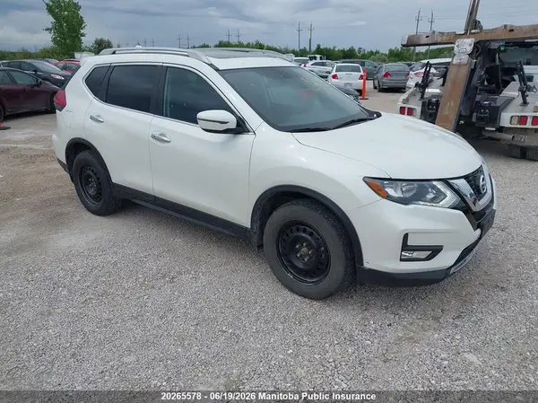 5N1AT2MV7HC781148 2017 NISSAN ROGUE - Image 1