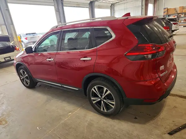 5N1AT2MV7HC782588 2017 NISSAN ROGUE - Image 2
