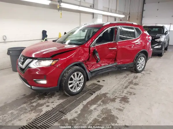 5N1AT2MV7HC786303 2017 NISSAN ROGUE - Image 2
