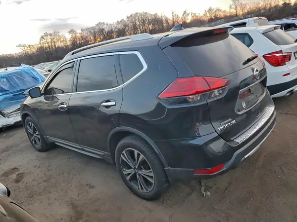 5N1AT2MV7HC791551 2017 NISSAN ROGUE - Image 2