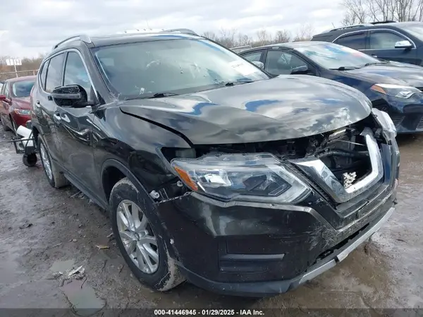 5N1AT2MV7HC791856 2017 NISSAN ROGUE - Image 1