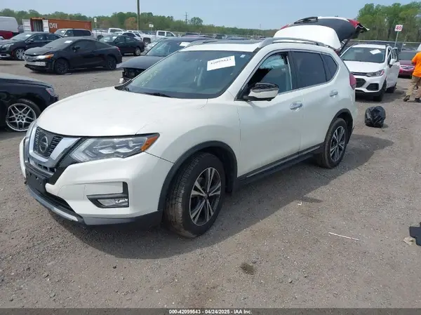 5N1AT2MV7HC794711 2017 NISSAN ROGUE - Image 2