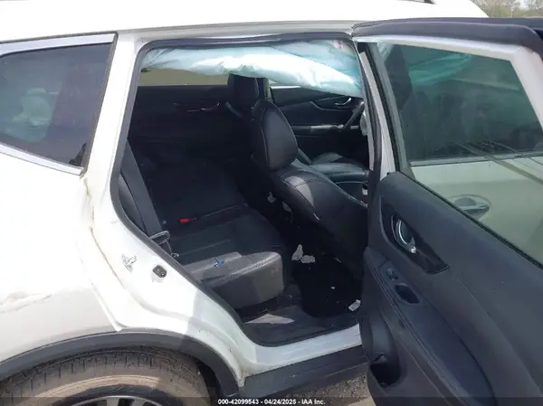 5N1AT2MV7HC794711 2017 NISSAN ROGUE - Image 8
