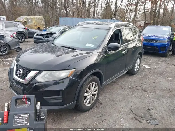 5N1AT2MV7HC799133 2017 NISSAN ROGUE - Image 2