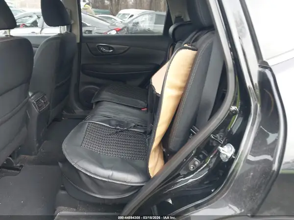 5N1AT2MV7HC799133 2017 NISSAN ROGUE - Image 8