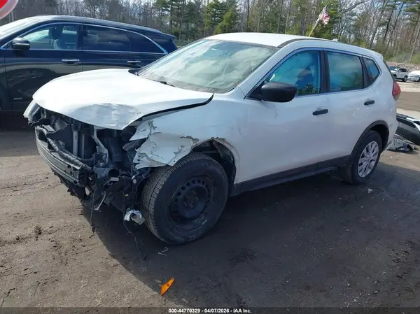 5N1AT2MV7HC799469 2017 NISSAN ROGUE - Image 2