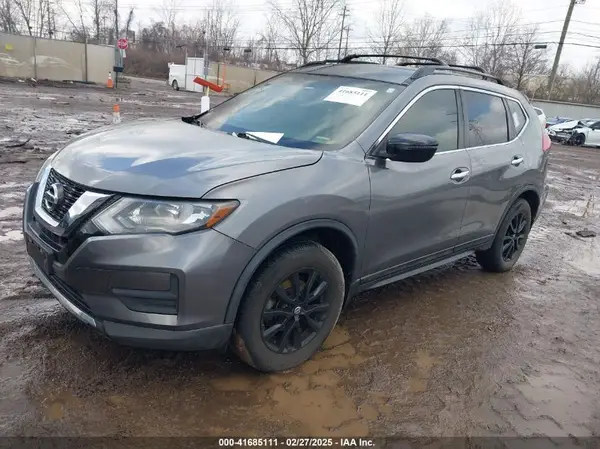 5N1AT2MV7HC801057 2017 NISSAN ROGUE - Image 2