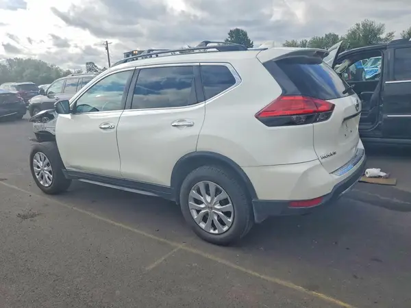 5N1AT2MV7HC805528 2017 NISSAN ROGUE - Image 2