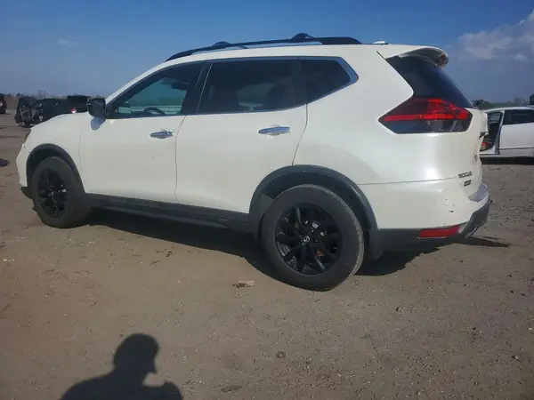 5N1AT2MV7HC808901 2017 NISSAN ROGUE - Image 2