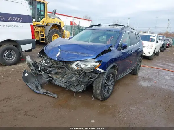 5N1AT2MV7HC810647 2017 NISSAN ROGUE - Image 2