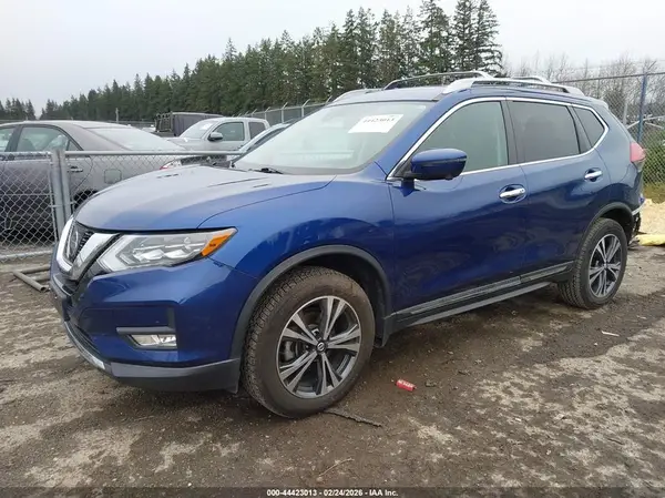 5N1AT2MV7HC811684 2017 NISSAN ROGUE - Image 2