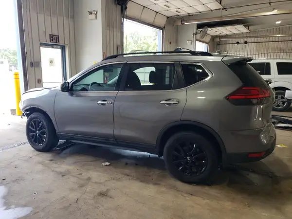 5N1AT2MV7HC815914 2017 NISSAN ROGUE - Image 2