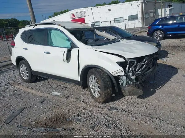 5N1AT2MV7HC817243 2017 NISSAN ROGUE - Image 1