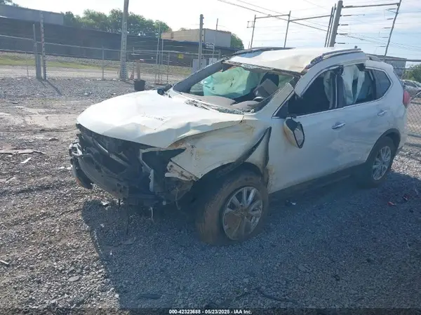 5N1AT2MV7HC817243 2017 NISSAN ROGUE - Image 2