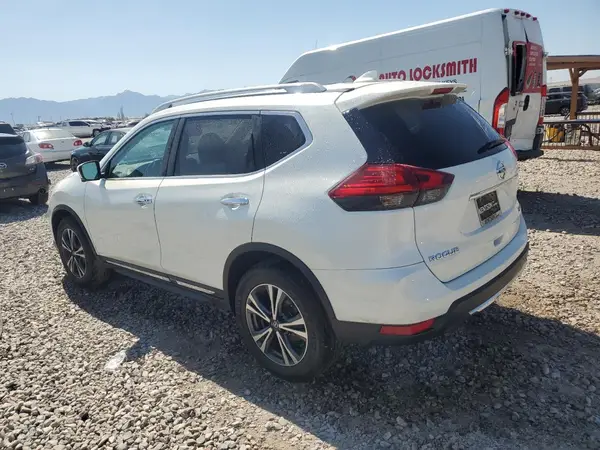 5N1AT2MV7HC817906 2017 NISSAN ROGUE - Image 2