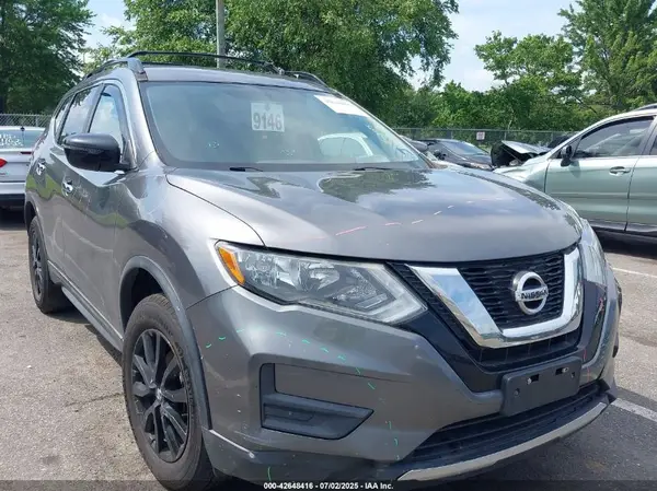 5N1AT2MV7HC820207 2017 NISSAN ROGUE - Image 1